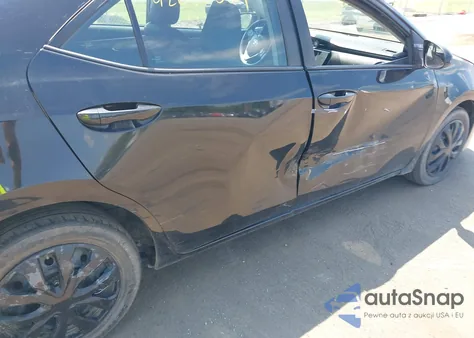 2017 Toyota Corolla Le z USA, uszkodzony, nr VIN 5YFBURHE2HP637796